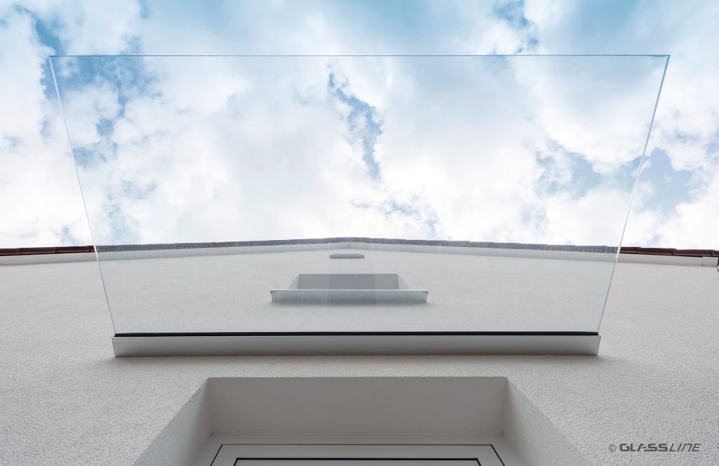 Glasvordach mit Klemmprofil
